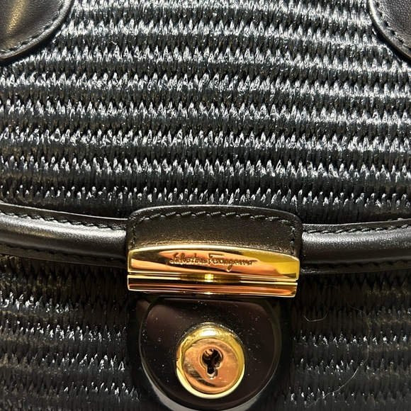 Ferragamo purse - Picture 4 of 7